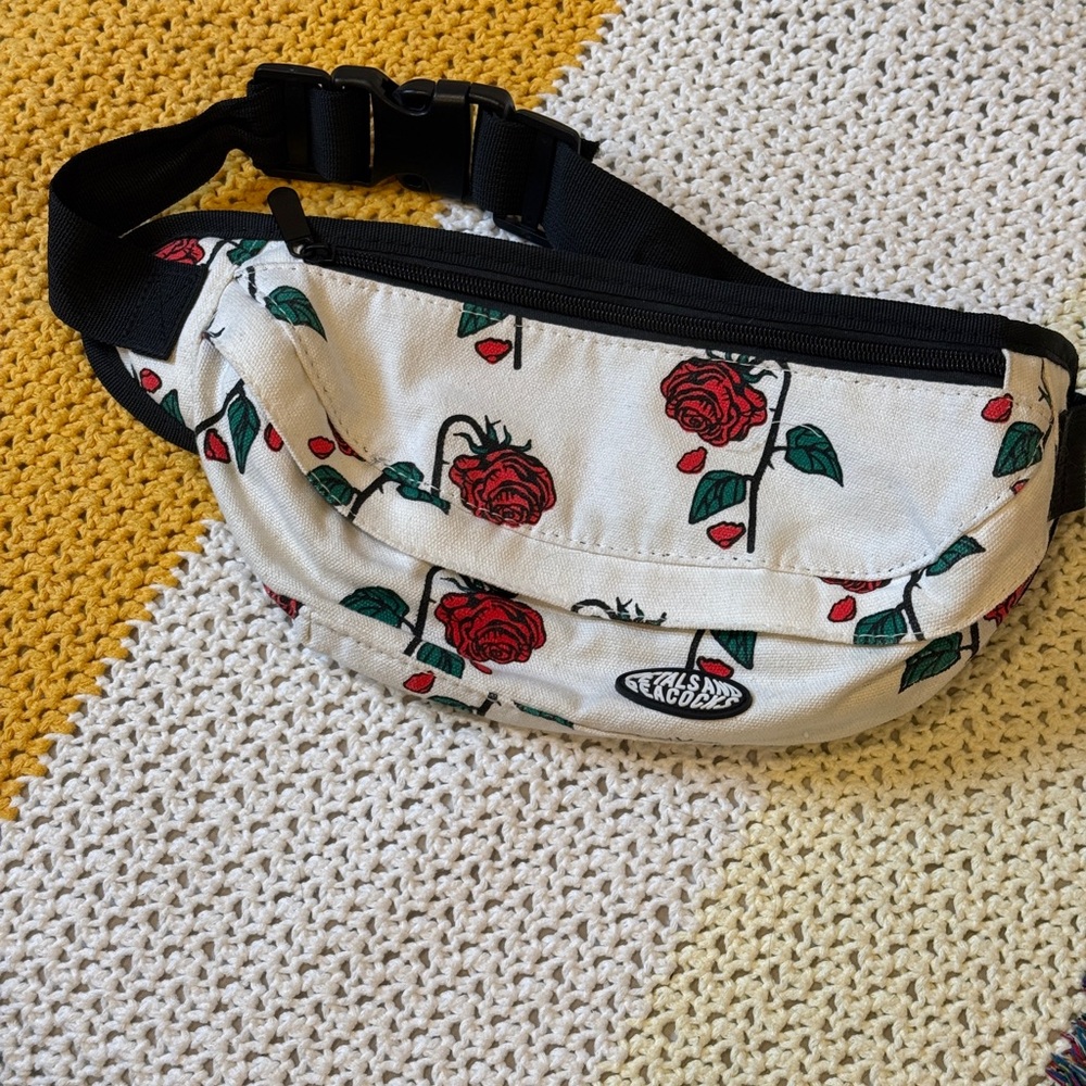 Petals and Peacocks White Fanny Pack with Red Rose Design, good used condition